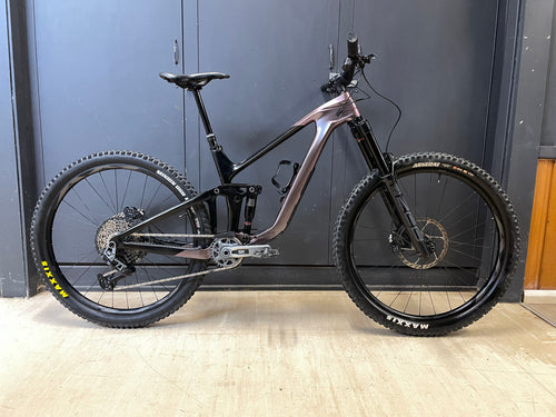 Giant Reign M 1 (Deposit Only)